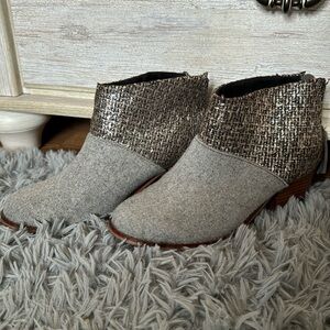 Toms ankle booties